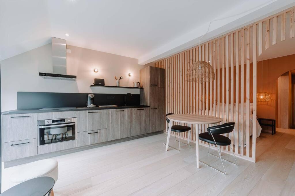 Chimay : La Chambre Doree De La Grand Place Экстерьер фото