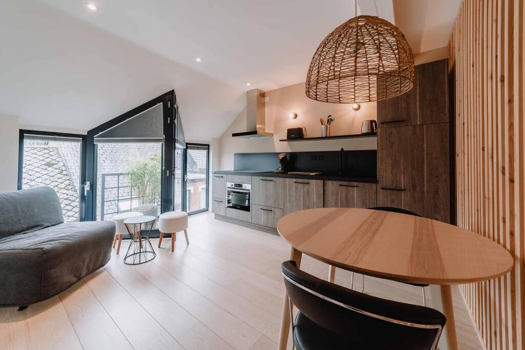Chimay : La Chambre Doree De La Grand Place Экстерьер фото